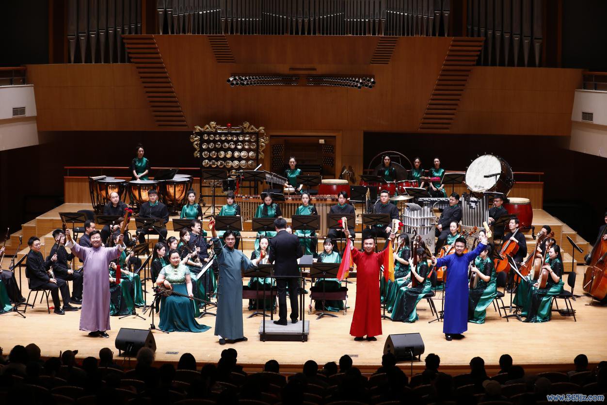 上演现场。专揽方供图